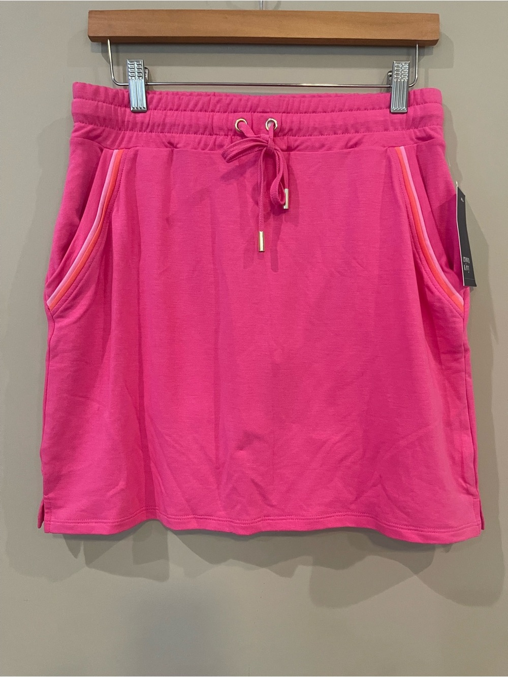 crown & ivy Hot Pink Drawstring Mini Skirt with Contrast Pocket Trim